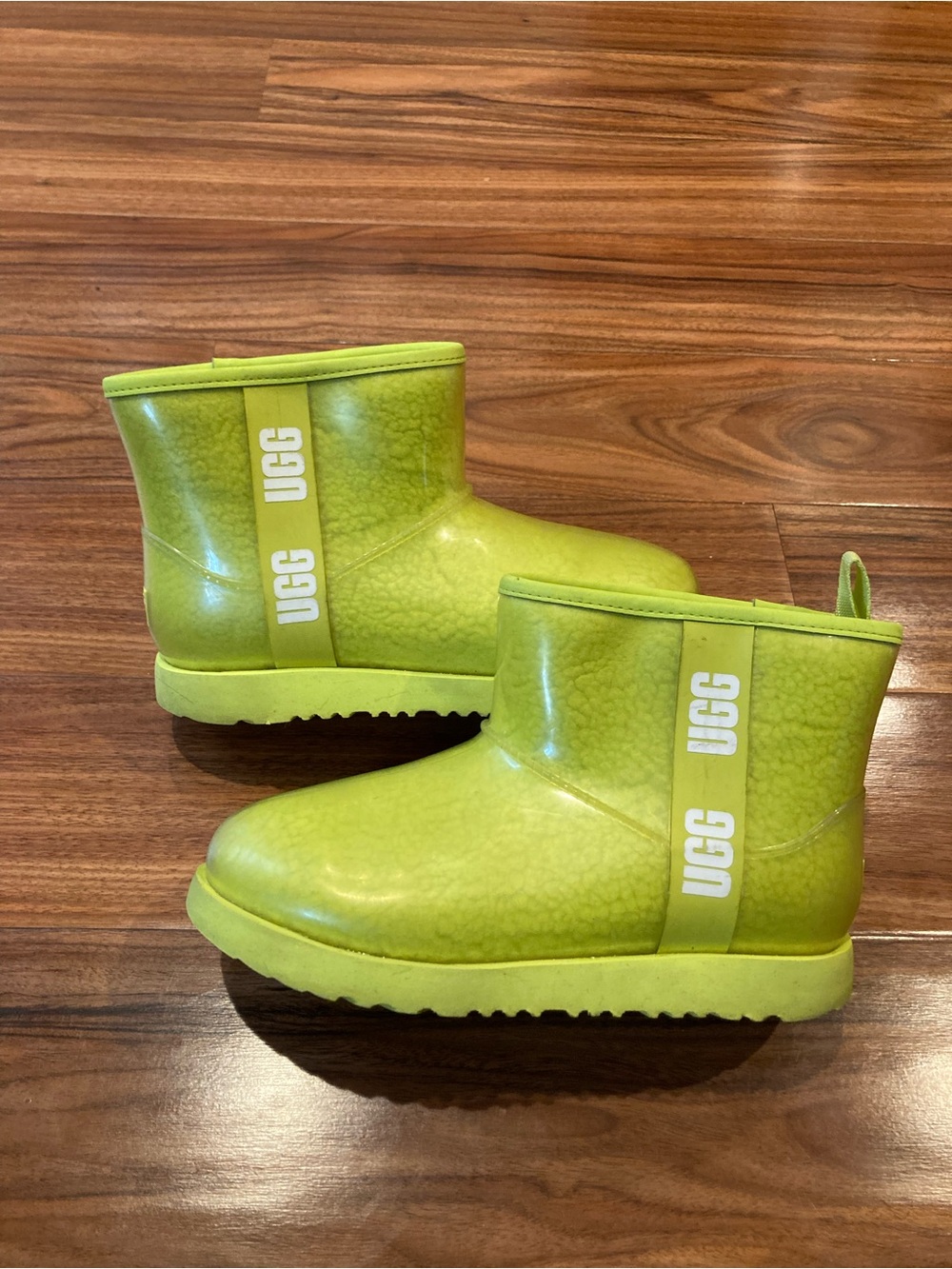 UGG Classic Clear Mini Waterproof Green Pull On Ankle Bootie men’s US 6 EU 38